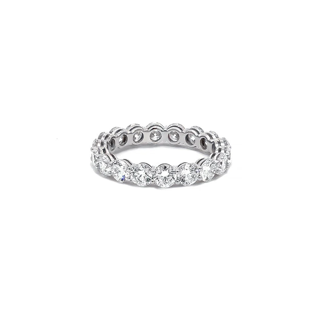 Capsule Soft Round Diamond 18K Gold Ring