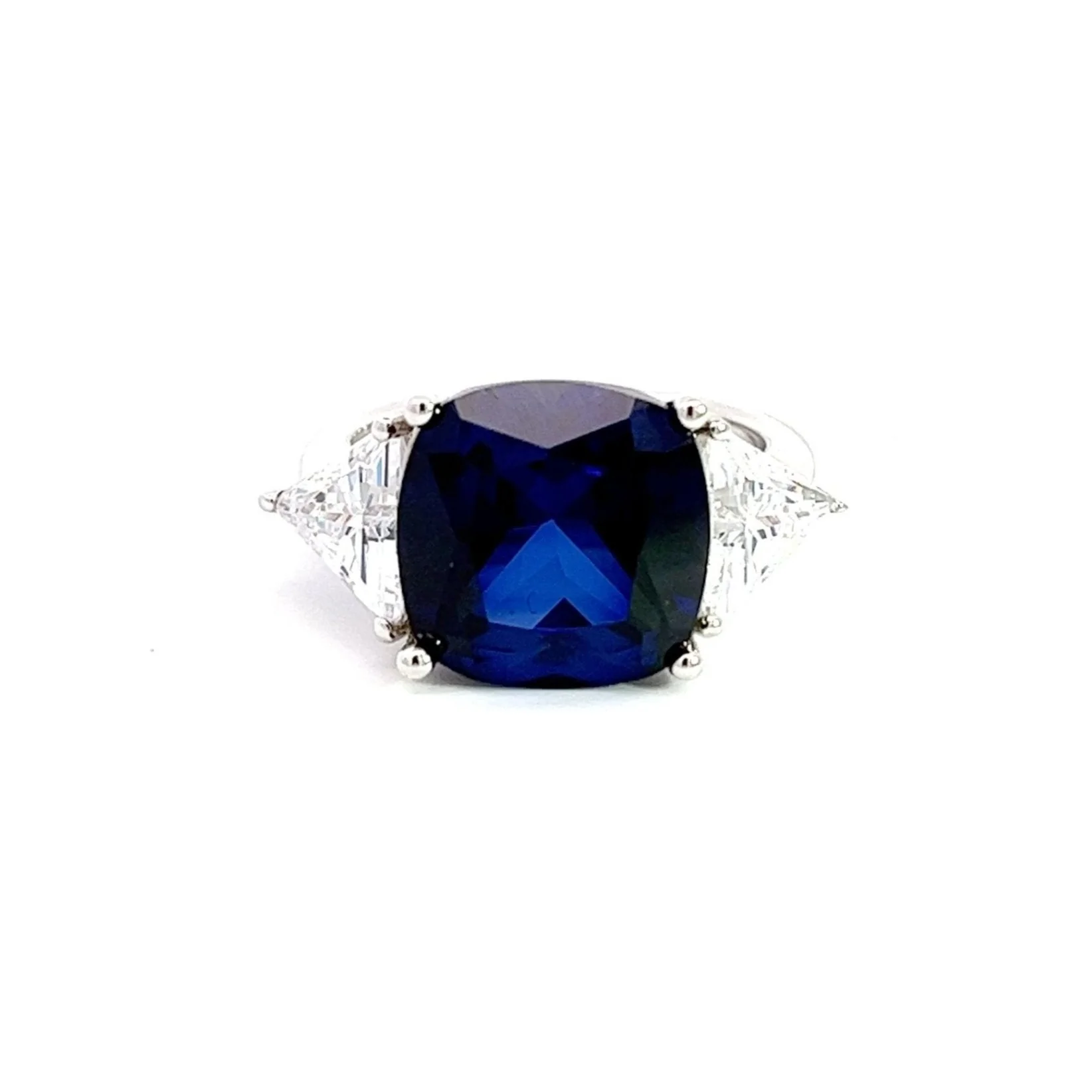 A Cushion Cut Karolina White Silver Ring - Image 14