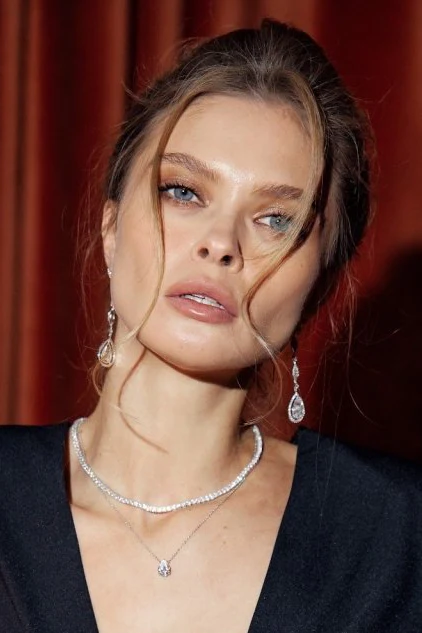 Classic Single Pear Cut Silver Necklace - Image 3